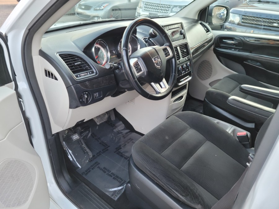 2016 Dodge Grand Caravan 4dr Wgn American Value Pkg, available for sale in East Windsor, Connecticut | Toro Auto. East Windsor, Connecticut 2016 Dodge Grand Caravan 4dr Wgn American Value Pkg, available for sale in East Windsor, Connecticut | Toro Auto. East Windsor, Connecticut