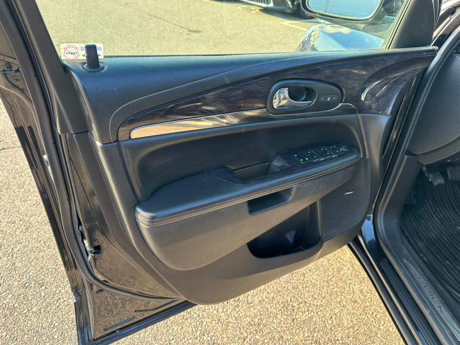 2015 Buick Enclave AWD 4dr Premium, available for sale in South Windsor, Connecticut | Mike And Tony Auto Sales, Inc. South Windsor, Connecticut 2015 Buick Enclave AWD 4dr Premium, available for sale in South Windsor, Connecticut | Mike And Tony Auto Sales, Inc. South Windsor, Connecticut