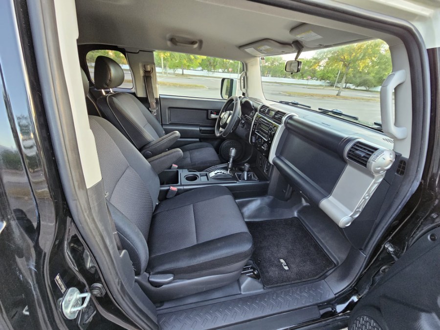 2007 Toyota FJ Cruiser 4WD 4dr Auto (Natl), available for sale in Longwood, Florida | Majestic Autos Inc.. Longwood, Florida 2007 Toyota FJ Cruiser 4WD 4dr Auto (Natl), available for sale in Longwood, Florida | Majestic Autos Inc.. Longwood, Florida