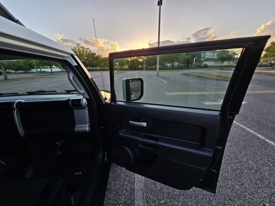 2007 Toyota FJ Cruiser 4WD 4dr Auto (Natl), available for sale in Longwood, Florida | Majestic Autos Inc.. Longwood, Florida 2007 Toyota FJ Cruiser 4WD 4dr Auto (Natl), available for sale in Longwood, Florida | Majestic Autos Inc.. Longwood, Florida
