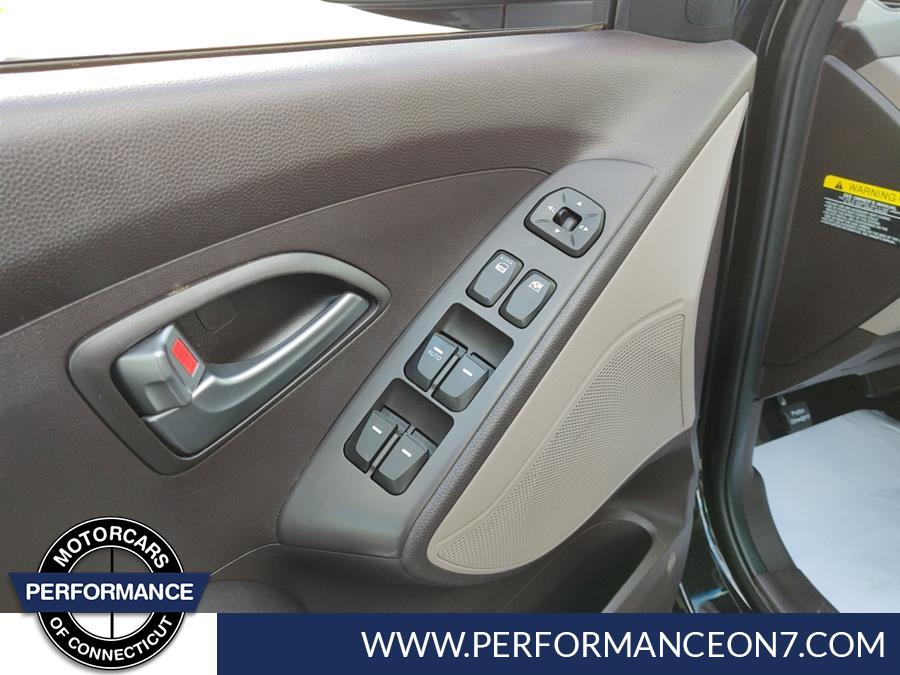 2015 Hyundai Tucson FWD 4dr GLS, available for sale in Wilton, Connecticut | Performance Motor Cars Of Connecticut LLC. Wilton, Connecticut 2015 Hyundai Tucson FWD 4dr GLS, available for sale in Wilton, Connecticut | Performance Motor Cars Of Connecticut LLC. Wilton, Connecticut
