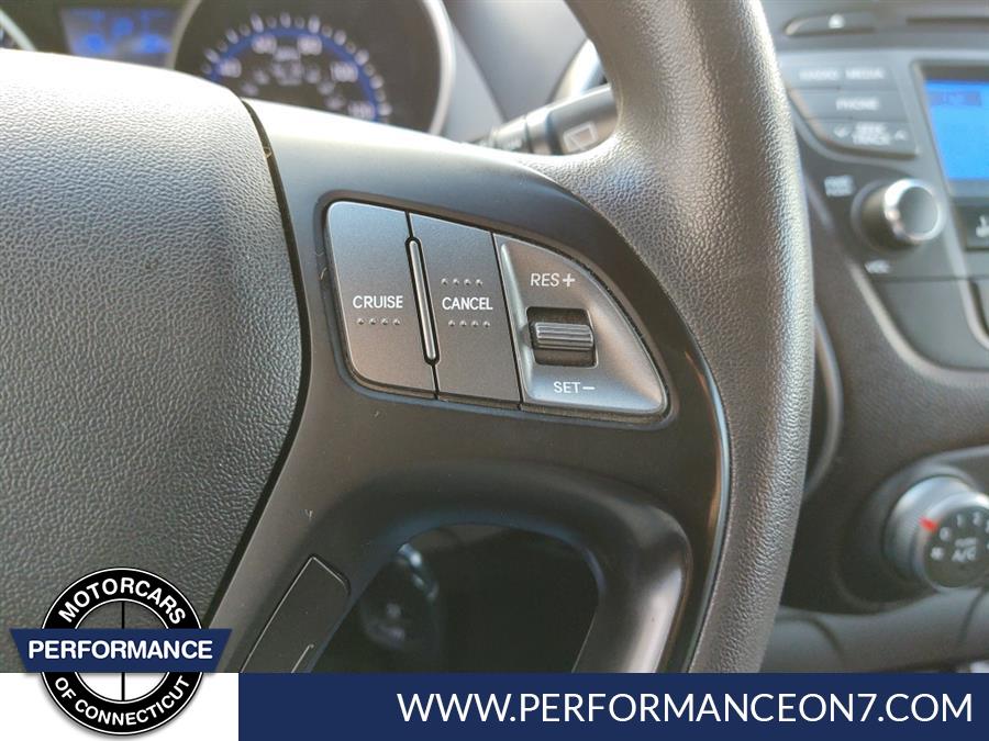 2015 Hyundai Tucson FWD 4dr GLS, available for sale in Wilton, Connecticut | Performance Motor Cars Of Connecticut LLC. Wilton, Connecticut 2015 Hyundai Tucson FWD 4dr GLS, available for sale in Wilton, Connecticut | Performance Motor Cars Of Connecticut LLC. Wilton, Connecticut
