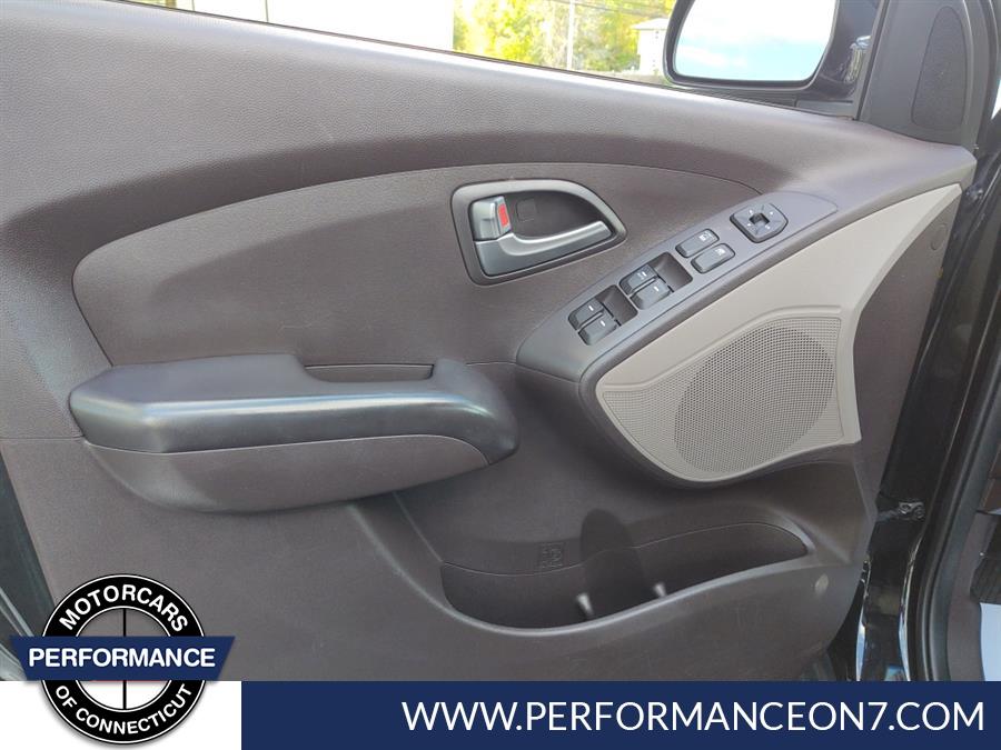2015 Hyundai Tucson FWD 4dr GLS, available for sale in Wilton, Connecticut | Performance Motor Cars Of Connecticut LLC. Wilton, Connecticut 2015 Hyundai Tucson FWD 4dr GLS, available for sale in Wilton, Connecticut | Performance Motor Cars Of Connecticut LLC. Wilton, Connecticut