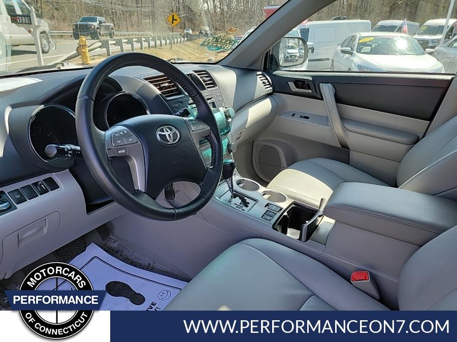 2010 Toyota Highlander 4WD 4dr V6 SE, available for sale in Wilton, Connecticut | Performance Motor Cars Of Connecticut LLC. Wilton, Connecticut 2010 Toyota Highlander 4WD 4dr V6 SE, available for sale in Wilton, Connecticut | Performance Motor Cars Of Connecticut LLC. Wilton, Connecticut