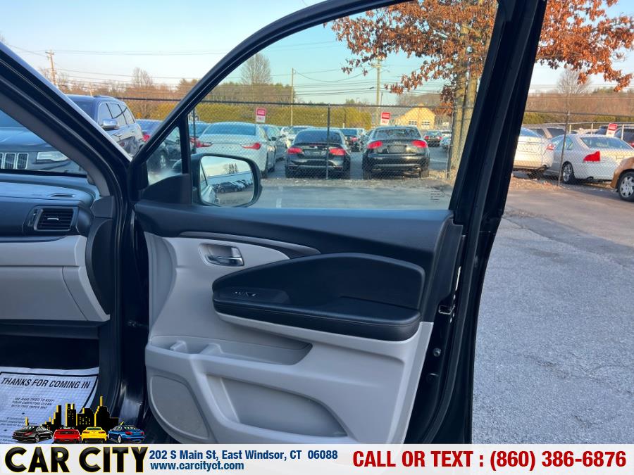 2016 Honda Pilot AWD 4dr EX, available for sale in East Windsor, Connecticut | Car City LLC. East Windsor, Connecticut 2016 Honda Pilot AWD 4dr EX, available for sale in East Windsor, Connecticut | Car City LLC. East Windsor, Connecticut