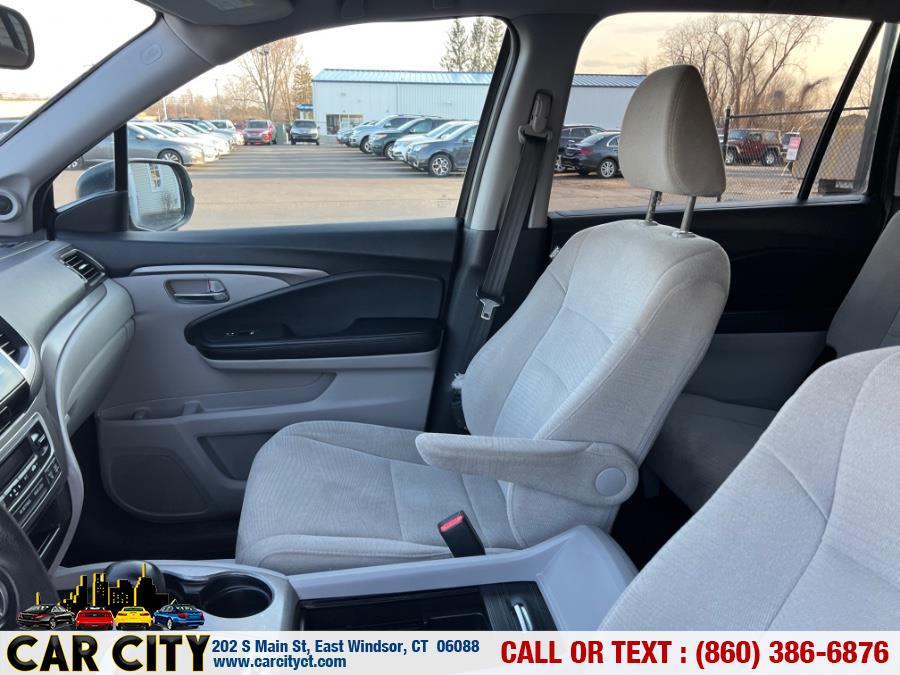 2016 Honda Pilot AWD 4dr EX, available for sale in East Windsor, Connecticut | Car City LLC. East Windsor, Connecticut 2016 Honda Pilot AWD 4dr EX, available for sale in East Windsor, Connecticut | Car City LLC. East Windsor, Connecticut