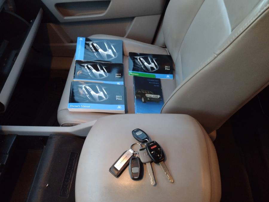 2011 Honda Pilot 4WD 4dr EX-L, available for sale in Chicopee, Massachusetts | Matts Auto Mall LLC. Chicopee, Massachusetts 2011 Honda Pilot 4WD 4dr EX-L, available for sale in Chicopee, Massachusetts | Matts Auto Mall LLC. Chicopee, Massachusetts