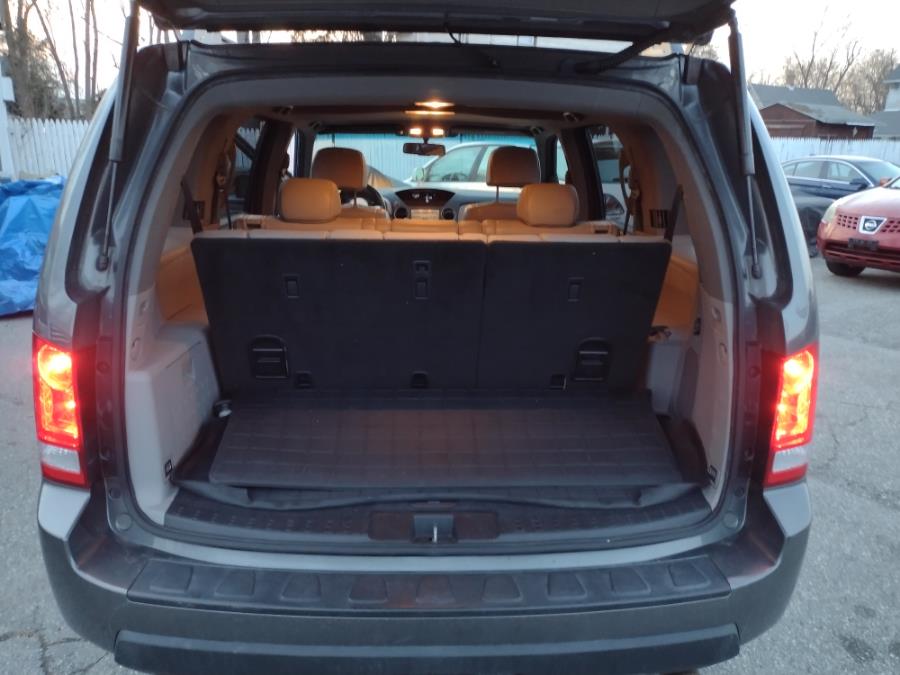 2011 Honda Pilot 4WD 4dr EX-L, available for sale in Chicopee, Massachusetts | Matts Auto Mall LLC. Chicopee, Massachusetts 2011 Honda Pilot 4WD 4dr EX-L, available for sale in Chicopee, Massachusetts | Matts Auto Mall LLC. Chicopee, Massachusetts