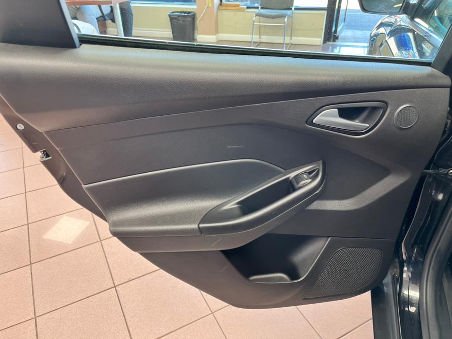 2013 Ford Focus 5dr HB SE, available for sale in Massapequa Park, New York | Power Motors East. Massapequa Park, New York 2013 Ford Focus 5dr HB SE, available for sale in Massapequa Park, New York | Power Motors East. Massapequa Park, New York
