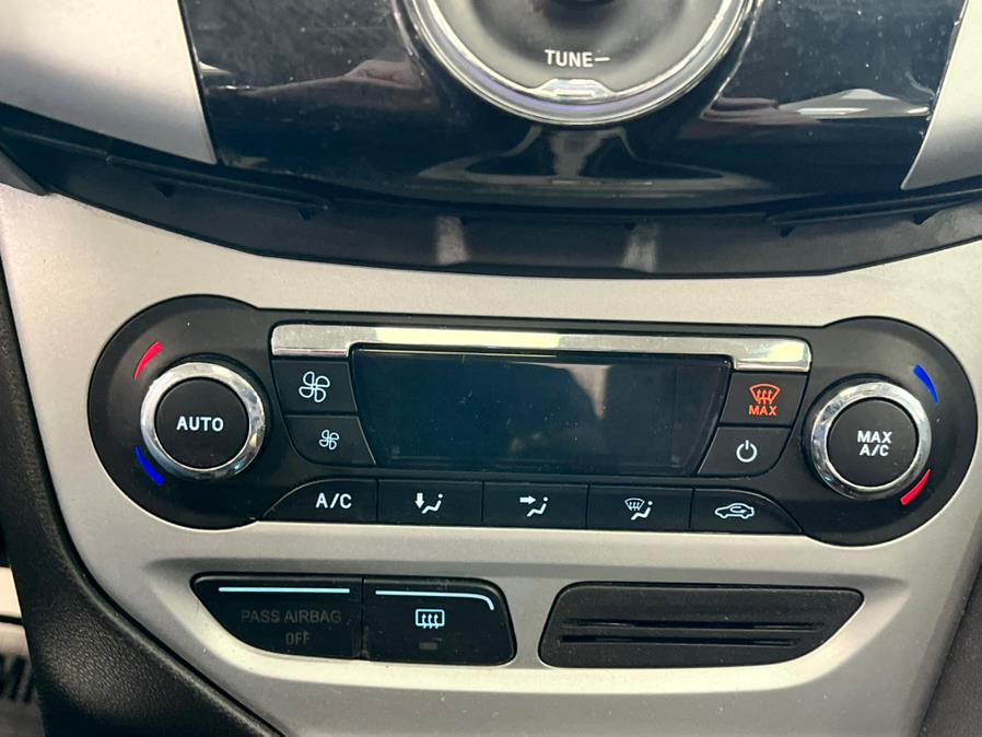 2013 Ford Focus 5dr HB SE, available for sale in Massapequa Park, New York | Power Motors East. Massapequa Park, New York 2013 Ford Focus 5dr HB SE, available for sale in Massapequa Park, New York | Power Motors East. Massapequa Park, New York