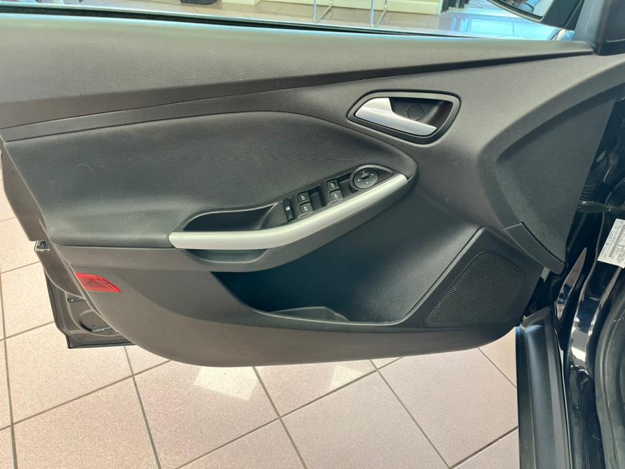 2013 Ford Focus 5dr HB SE, available for sale in Massapequa Park, New York | Power Motors East. Massapequa Park, New York 2013 Ford Focus 5dr HB SE, available for sale in Massapequa Park, New York | Power Motors East. Massapequa Park, New York
