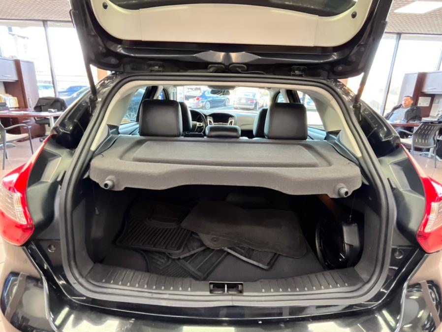 2013 Ford Focus 5dr HB SE, available for sale in Massapequa Park, New York | Power Motors East. Massapequa Park, New York 2013 Ford Focus 5dr HB SE, available for sale in Massapequa Park, New York | Power Motors East. Massapequa Park, New York