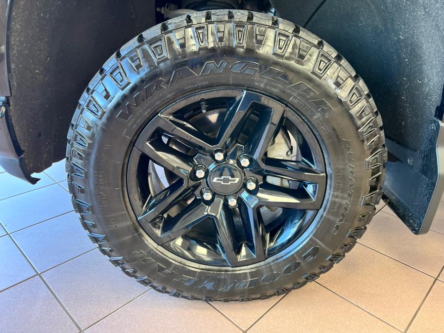 2020 Chevrolet Silverado 1500 4WD Crew Cab 147" LT Trail Boss, available for sale in Massapequa Park, New York | Power Motors East. Massapequa Park, New York 2020 Chevrolet Silverado 1500 4WD Crew Cab 147" LT Trail Boss, available for sale in Massapequa Park, New York | Power Motors East. Massapequa Park, New York