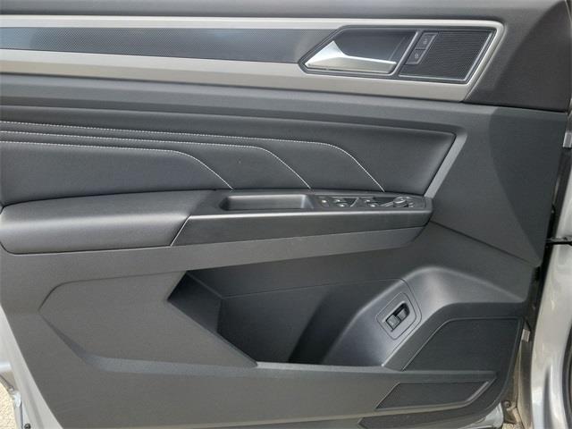2020 Volkswagen Atlas Cross Sport 3.6L V6 SEL R-Line, available for sale in Avon, Connecticut | Sullivan Automotive Group. Avon, Connecticut 2020 Volkswagen Atlas Cross Sport 3.6L V6 SEL R-Line, available for sale in Avon, Connecticut | Sullivan Automotive Group. Avon, Connecticut