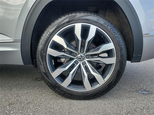 2020 Volkswagen Atlas Cross Sport 3.6L V6 SEL R-Line, available for sale in Avon, Connecticut | Sullivan Automotive Group. Avon, Connecticut 2020 Volkswagen Atlas Cross Sport 3.6L V6 SEL R-Line, available for sale in Avon, Connecticut | Sullivan Automotive Group. Avon, Connecticut