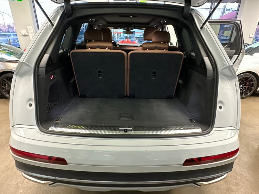 2021 Audi Q7 Premium Plus 55 TFSI quattro, available for sale in Inwood, New York | 5 Towns Drive. Inwood, New York 2021 Audi Q7 Premium Plus 55 TFSI quattro, available for sale in Inwood, New York | 5 Towns Drive. Inwood, New York