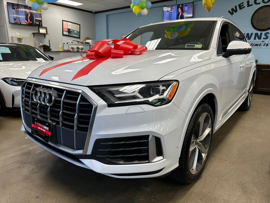 2021 Audi Q7 Premium Plus 55 TFSI quattro, available for sale in Inwood, New York | 5 Towns Drive. Inwood, New York 2021 Audi Q7 Premium Plus 55 TFSI quattro, available for sale in Inwood, New York | 5 Towns Drive. Inwood, New York