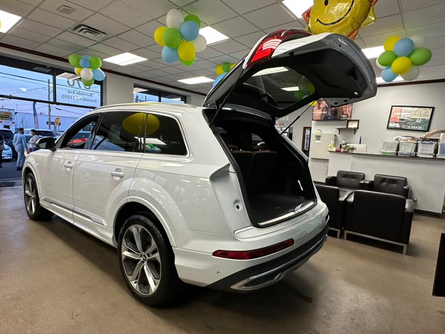 2021 Audi Q7 Premium Plus 55 TFSI quattro, available for sale in Inwood, New York | 5 Towns Drive. Inwood, New York 2021 Audi Q7 Premium Plus 55 TFSI quattro, available for sale in Inwood, New York | 5 Towns Drive. Inwood, New York