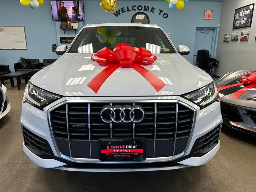 2021 Audi Q7 Premium Plus 55 TFSI quattro, available for sale in Inwood, New York | 5 Towns Drive. Inwood, New York 2021 Audi Q7 Premium Plus 55 TFSI quattro, available for sale in Inwood, New York | 5 Towns Drive. Inwood, New York