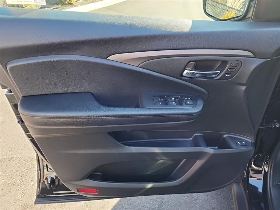 2020 Honda Pilot EX-L AWD, available for sale in Islip, New York | L.I. Auto Gallery. Islip, New York 2020 Honda Pilot EX-L AWD, available for sale in Islip, New York | L.I. Auto Gallery. Islip, New York