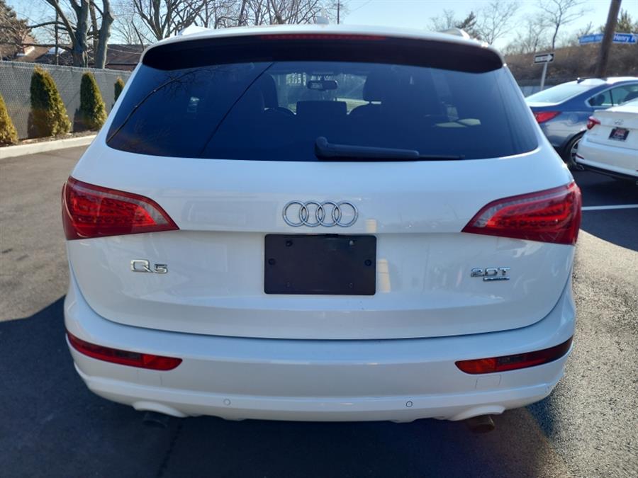 2012 Audi Q5 quattro 4dr 2.0T Premium Plus, available for sale in Islip, New York | L.I. Auto Gallery. Islip, New York 2012 Audi Q5 quattro 4dr 2.0T Premium Plus, available for sale in Islip, New York | L.I. Auto Gallery. Islip, New York