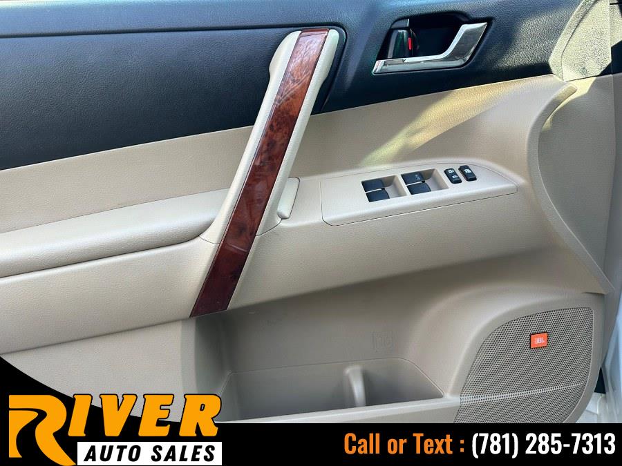 2012 Toyota Highlander Hybrid 4WD 4dr Limited (Natl), available for sale in Malden, Massachusetts | River Auto Sales. Malden, Massachusetts 2012 Toyota Highlander Hybrid 4WD 4dr Limited (Natl), available for sale in Malden, Massachusetts | River Auto Sales. Malden, Massachusetts