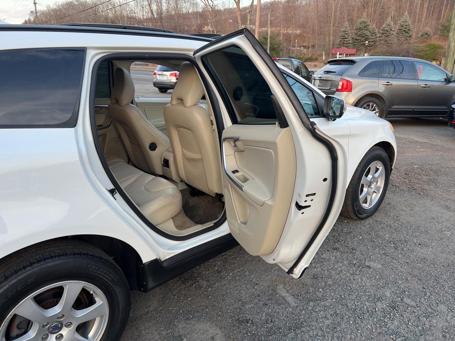 2010 Volvo XC60 AWD 4dr 3.2L w/Moonroof, available for sale in Berlin, Connecticut | Main Auto of Berlin. Berlin, Connecticut 2010 Volvo XC60 AWD 4dr 3.2L w/Moonroof, available for sale in Berlin, Connecticut | Main Auto of Berlin. Berlin, Connecticut