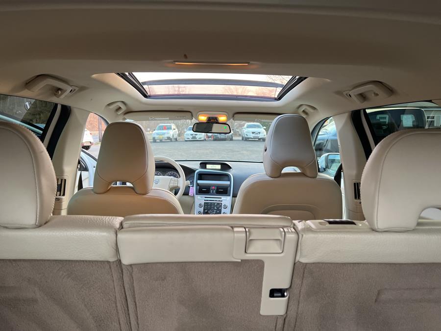 2010 Volvo XC60 AWD 4dr 3.2L w/Moonroof, available for sale in Berlin, Connecticut | Main Auto of Berlin. Berlin, Connecticut 2010 Volvo XC60 AWD 4dr 3.2L w/Moonroof, available for sale in Berlin, Connecticut | Main Auto of Berlin. Berlin, Connecticut