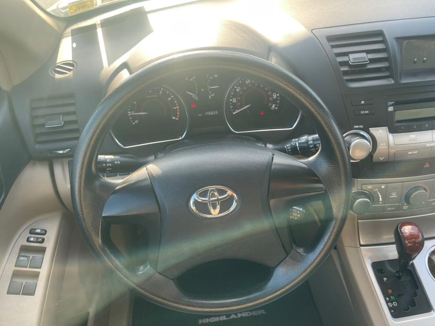 2012 Toyota Highlander 4WD 4dr V6, available for sale in Irvington, New Jersey | Elis Motors Corp. Irvington, New Jersey 2012 Toyota Highlander 4WD 4dr V6, available for sale in Irvington, New Jersey | Elis Motors Corp. Irvington, New Jersey