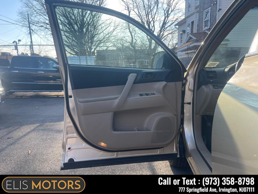 2012 Toyota Highlander 4WD 4dr V6, available for sale in Irvington, New Jersey | Elis Motors Corp. Irvington, New Jersey 2012 Toyota Highlander 4WD 4dr V6, available for sale in Irvington, New Jersey | Elis Motors Corp. Irvington, New Jersey