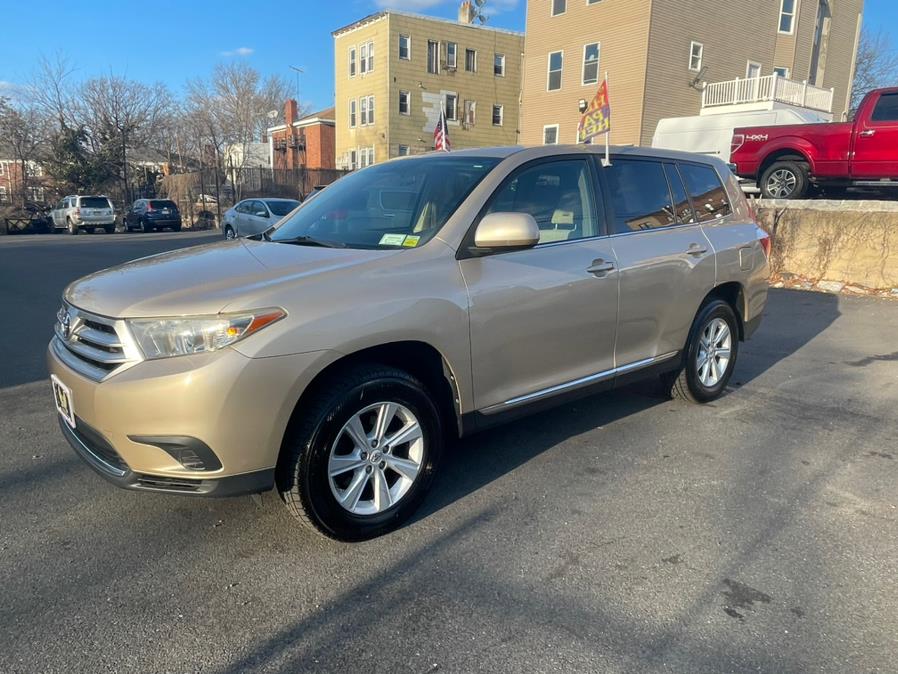 2012 Toyota Highlander 4WD 4dr V6, available for sale in Irvington, New Jersey | Elis Motors Corp. Irvington, New Jersey 2012 Toyota Highlander 4WD 4dr V6, available for sale in Irvington, New Jersey | Elis Motors Corp. Irvington, New Jersey