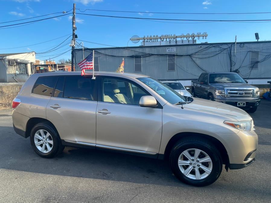 2012 Toyota Highlander 4WD 4dr V6, available for sale in Irvington, New Jersey | Elis Motors Corp. Irvington, New Jersey 2012 Toyota Highlander 4WD 4dr V6, available for sale in Irvington, New Jersey | Elis Motors Corp. Irvington, New Jersey