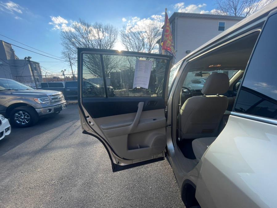 2012 Toyota Highlander 4WD 4dr V6, available for sale in Irvington, New Jersey | Elis Motors Corp. Irvington, New Jersey 2012 Toyota Highlander 4WD 4dr V6, available for sale in Irvington, New Jersey | Elis Motors Corp. Irvington, New Jersey