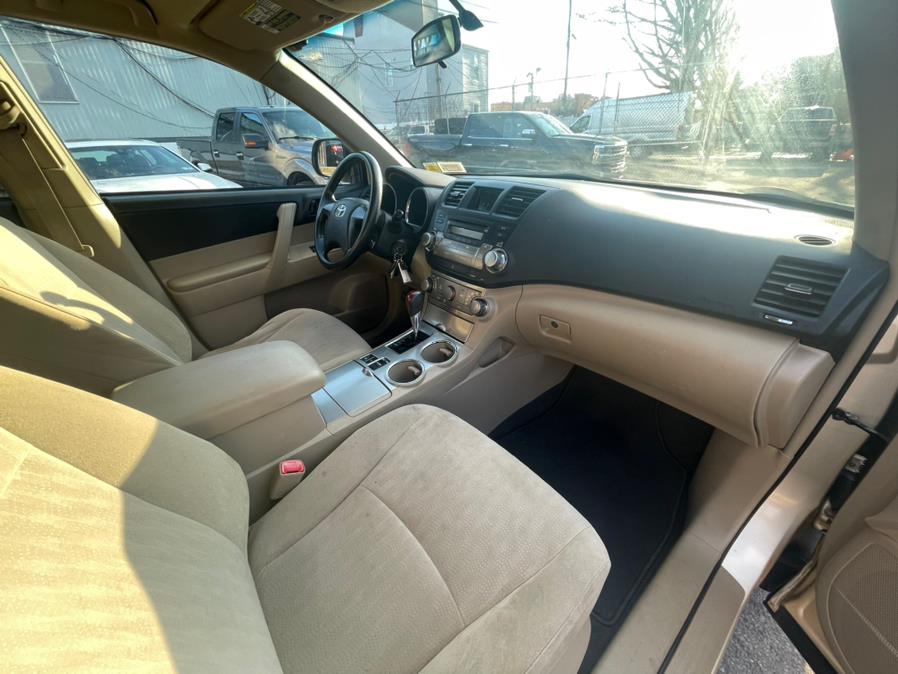 2012 Toyota Highlander 4WD 4dr V6, available for sale in Irvington, New Jersey | Elis Motors Corp. Irvington, New Jersey 2012 Toyota Highlander 4WD 4dr V6, available for sale in Irvington, New Jersey | Elis Motors Corp. Irvington, New Jersey