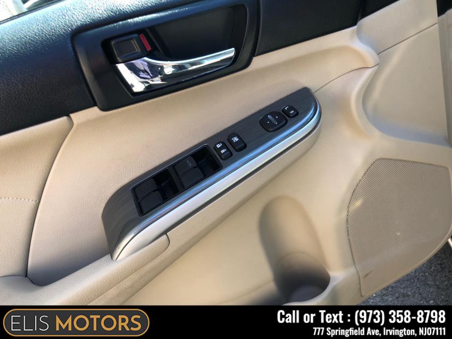 2013 Toyota Camry Hybrid 4dr Sdn XLE, available for sale in Irvington, New Jersey | Elis Motors Corp. Irvington, New Jersey 2013 Toyota Camry Hybrid 4dr Sdn XLE, available for sale in Irvington, New Jersey | Elis Motors Corp. Irvington, New Jersey