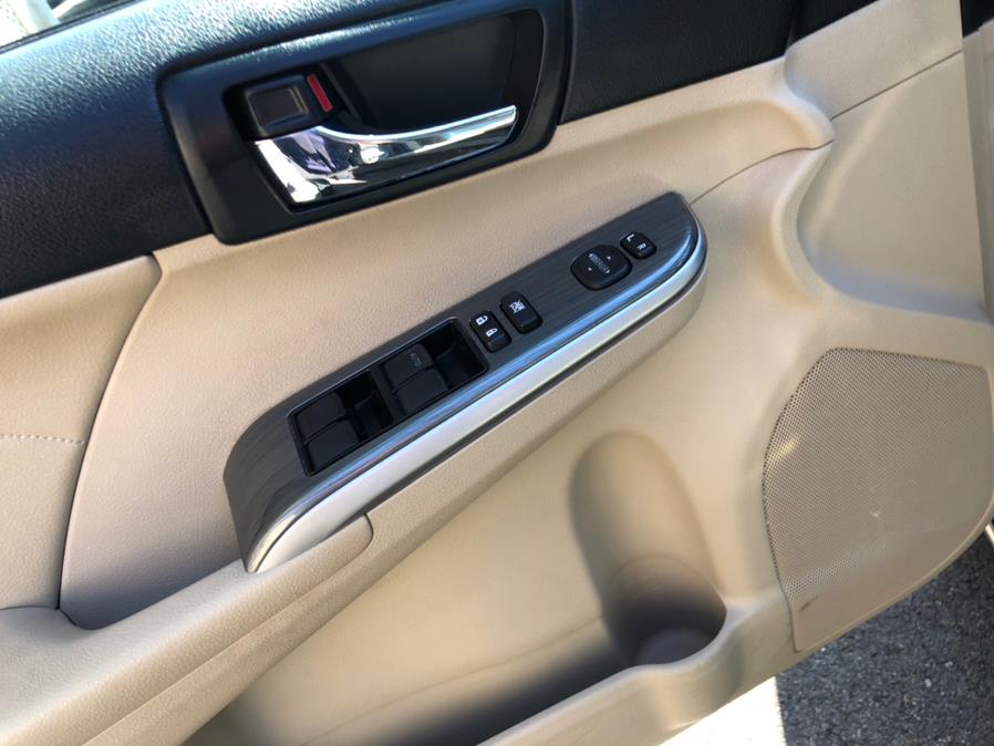 2013 Toyota Camry Hybrid 4dr Sdn XLE, available for sale in Irvington, New Jersey | Elis Motors Corp. Irvington, New Jersey 2013 Toyota Camry Hybrid 4dr Sdn XLE, available for sale in Irvington, New Jersey | Elis Motors Corp. Irvington, New Jersey