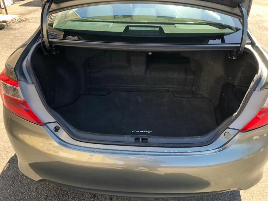 2013 Toyota Camry Hybrid 4dr Sdn XLE, available for sale in Irvington, New Jersey | Elis Motors Corp. Irvington, New Jersey 2013 Toyota Camry Hybrid 4dr Sdn XLE, available for sale in Irvington, New Jersey | Elis Motors Corp. Irvington, New Jersey