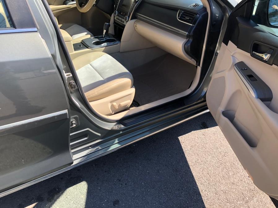 2013 Toyota Camry Hybrid 4dr Sdn XLE, available for sale in Irvington, New Jersey | Elis Motors Corp. Irvington, New Jersey 2013 Toyota Camry Hybrid 4dr Sdn XLE, available for sale in Irvington, New Jersey | Elis Motors Corp. Irvington, New Jersey