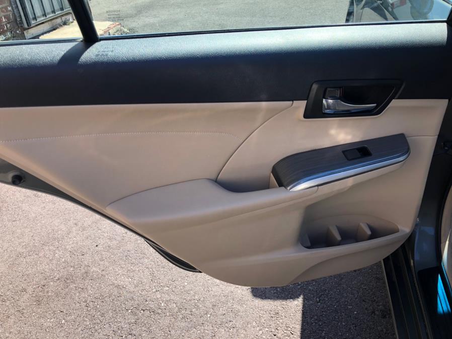 2013 Toyota Camry Hybrid 4dr Sdn XLE, available for sale in Irvington, New Jersey | Elis Motors Corp. Irvington, New Jersey 2013 Toyota Camry Hybrid 4dr Sdn XLE, available for sale in Irvington, New Jersey | Elis Motors Corp. Irvington, New Jersey