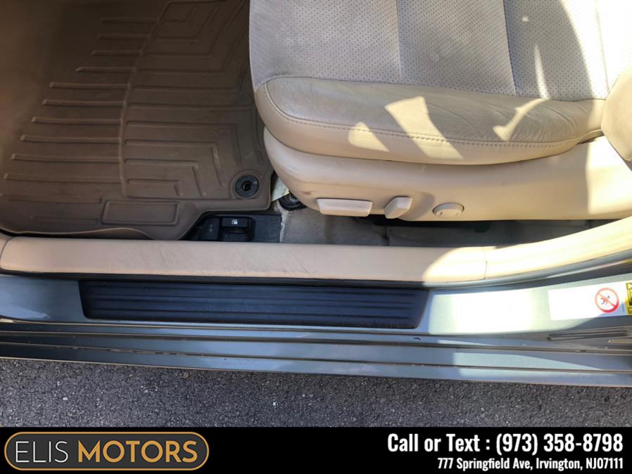 2013 Toyota Camry Hybrid 4dr Sdn XLE, available for sale in Irvington, New Jersey | Elis Motors Corp. Irvington, New Jersey 2013 Toyota Camry Hybrid 4dr Sdn XLE, available for sale in Irvington, New Jersey | Elis Motors Corp. Irvington, New Jersey