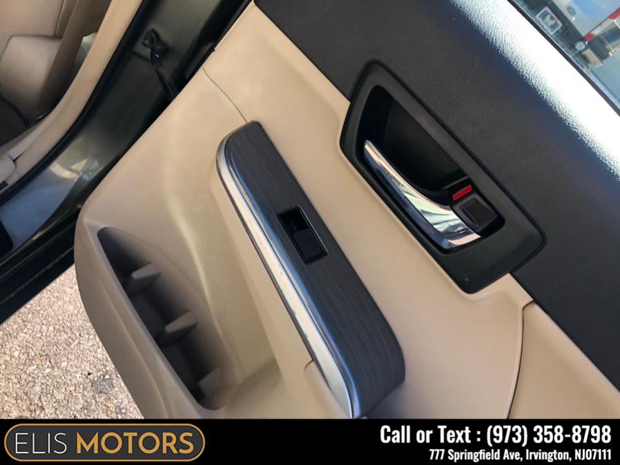 2013 Toyota Camry Hybrid 4dr Sdn XLE, available for sale in Irvington, New Jersey | Elis Motors Corp. Irvington, New Jersey 2013 Toyota Camry Hybrid 4dr Sdn XLE, available for sale in Irvington, New Jersey | Elis Motors Corp. Irvington, New Jersey