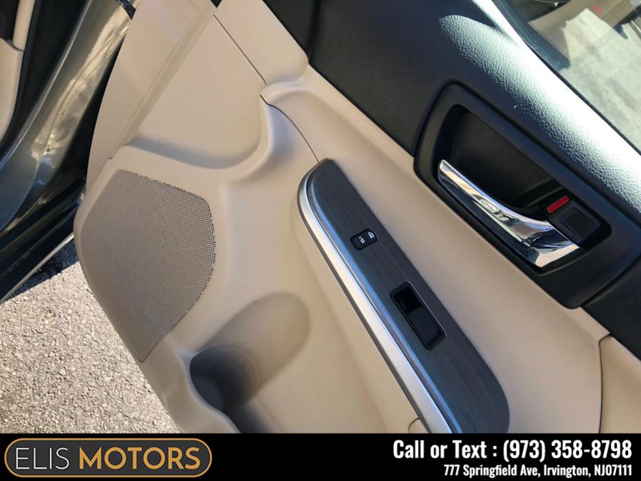 2013 Toyota Camry Hybrid 4dr Sdn XLE, available for sale in Irvington, New Jersey | Elis Motors Corp. Irvington, New Jersey 2013 Toyota Camry Hybrid 4dr Sdn XLE, available for sale in Irvington, New Jersey | Elis Motors Corp. Irvington, New Jersey