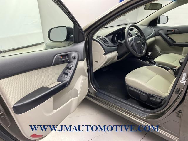 2012 Kia Forte 5-door 5dr HB EX, available for sale in Naugatuck, Connecticut | J&M Automotive Sls&Svc LLC. Naugatuck, Connecticut 2012 Kia Forte 5-door 5dr HB EX, available for sale in Naugatuck, Connecticut | J&M Automotive Sls&Svc LLC. Naugatuck, Connecticut