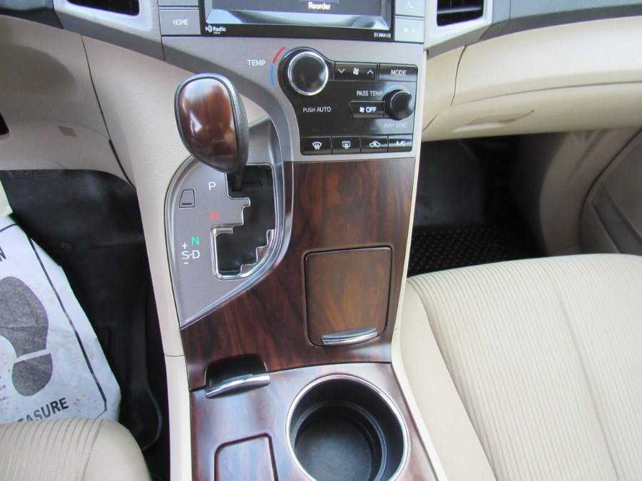 2015 Toyota Venza LE, available for sale in Worcester, Massachusetts | Hilario's Auto Sales Inc.. Worcester, Massachusetts 2015 Toyota Venza LE, available for sale in Worcester, Massachusetts | Hilario's Auto Sales Inc.. Worcester, Massachusetts