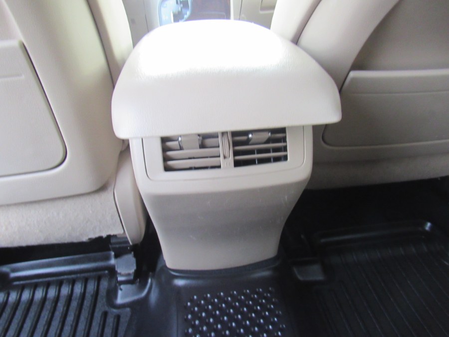 2015 Toyota Venza LE, available for sale in Worcester, Massachusetts | Hilario's Auto Sales Inc.. Worcester, Massachusetts 2015 Toyota Venza LE, available for sale in Worcester, Massachusetts | Hilario's Auto Sales Inc.. Worcester, Massachusetts