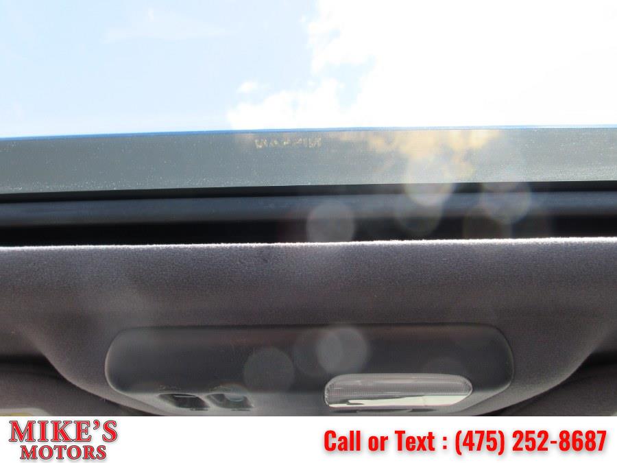 1998 Nissan Maxima 4dr Sdn SE Auto, available for sale in Stratford, Connecticut | Mike's Motors LLC. Stratford, Connecticut 1998 Nissan Maxima 4dr Sdn SE Auto, available for sale in Stratford, Connecticut | Mike's Motors LLC. Stratford, Connecticut
