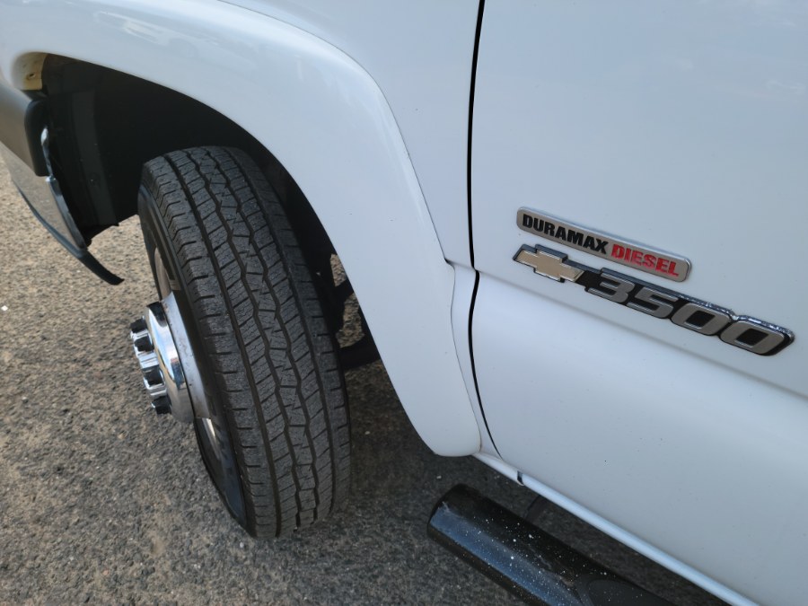 2005 Chevrolet Silverado 3500 Crew Cab 167" WB 4WD DRW LS 6.6 Duramax Diesel, available for sale in East Windsor, Connecticut | Toro Auto. East Windsor, Connecticut 2005 Chevrolet Silverado 3500 Crew Cab 167" WB 4WD DRW LS 6.6 Duramax Diesel, available for sale in East Windsor, Connecticut | Toro Auto. East Windsor, Connecticut