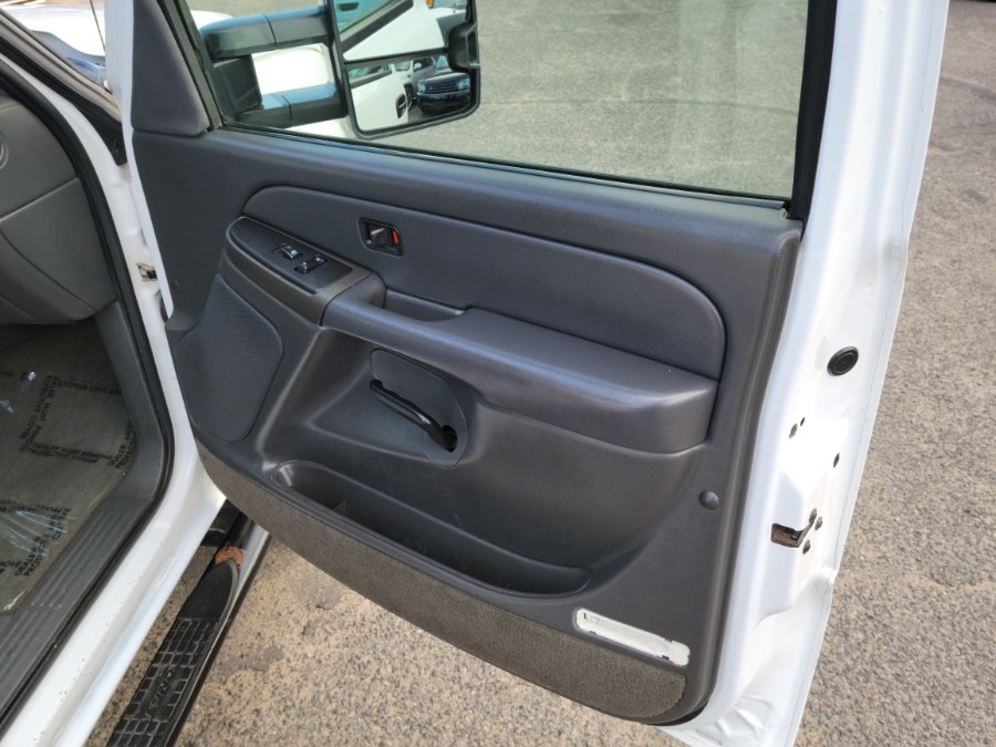 2005 Chevrolet Silverado 3500 Crew Cab 167" WB 4WD DRW LS 6.6 Duramax Diesel, available for sale in East Windsor, Connecticut | Toro Auto. East Windsor, Connecticut 2005 Chevrolet Silverado 3500 Crew Cab 167" WB 4WD DRW LS 6.6 Duramax Diesel, available for sale in East Windsor, Connecticut | Toro Auto. East Windsor, Connecticut