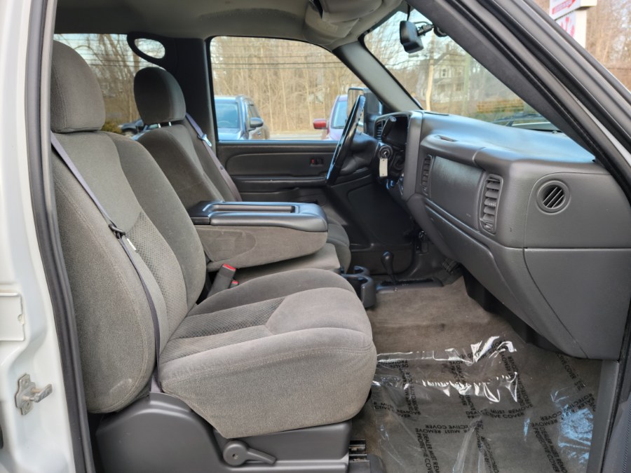 2005 Chevrolet Silverado 3500 Crew Cab 167" WB 4WD DRW LS 6.6 Duramax Diesel, available for sale in East Windsor, Connecticut | Toro Auto. East Windsor, Connecticut 2005 Chevrolet Silverado 3500 Crew Cab 167" WB 4WD DRW LS 6.6 Duramax Diesel, available for sale in East Windsor, Connecticut | Toro Auto. East Windsor, Connecticut