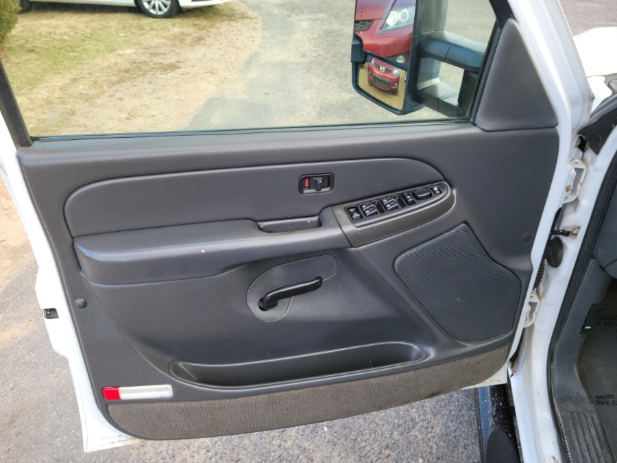 2005 Chevrolet Silverado 3500 Crew Cab 167" WB 4WD DRW LS 6.6 Duramax Diesel, available for sale in East Windsor, Connecticut | Toro Auto. East Windsor, Connecticut 2005 Chevrolet Silverado 3500 Crew Cab 167" WB 4WD DRW LS 6.6 Duramax Diesel, available for sale in East Windsor, Connecticut | Toro Auto. East Windsor, Connecticut